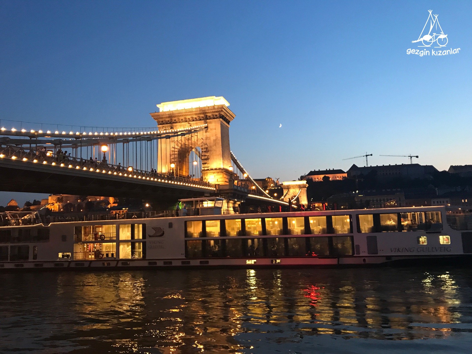 Chain Bridge at Night